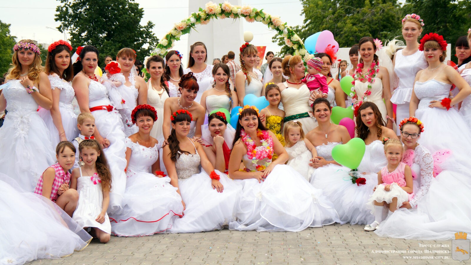 Погода г шадринск на дней. Парад невест. Много невест. Парад невест Иваново. Иваново невесты.